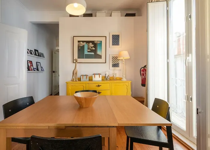 Bright Apartment With Two Bedrooms - Bp31